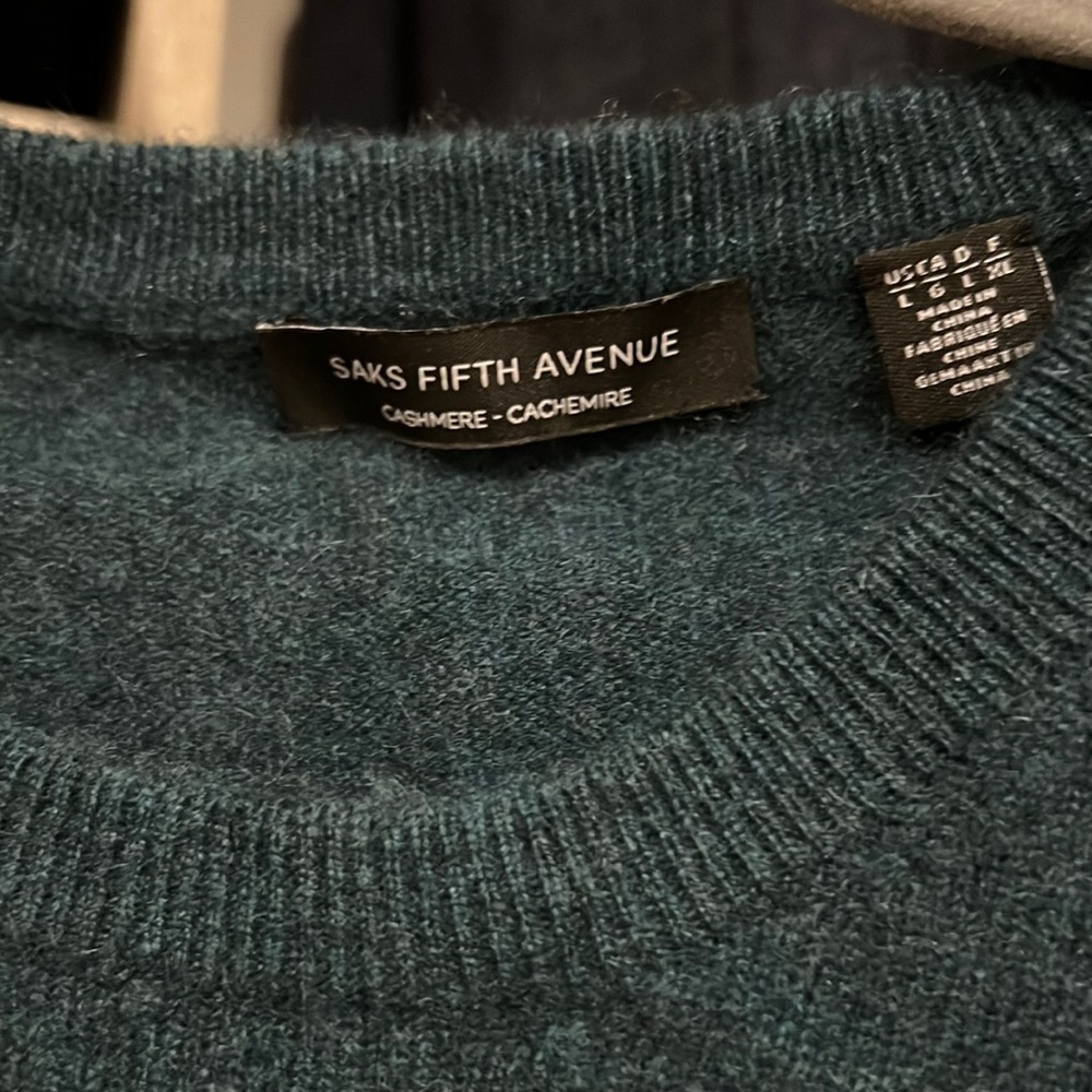 100% Cashmere crew neck sweater